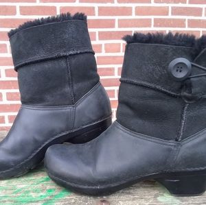 Dansko Stormy Black size 39 Oiled Nubuck Shearling